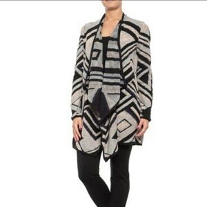 Lucky Brand EUC Super Soft Aztec Print Knit
